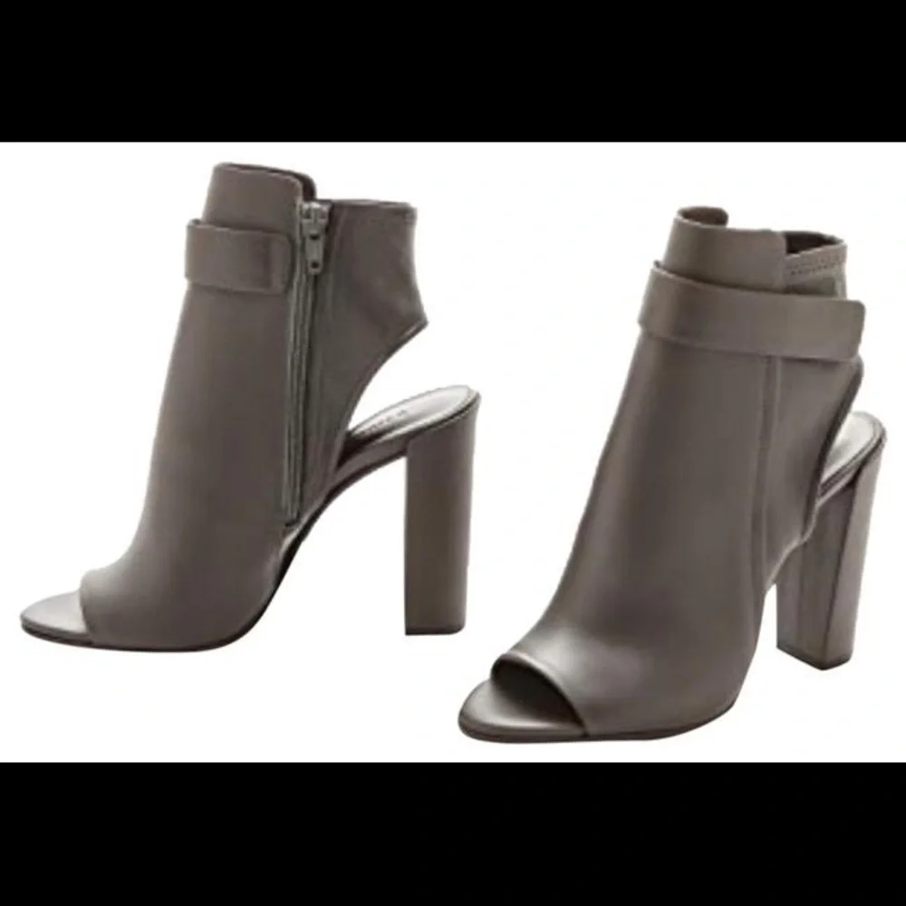 V I N C E / BRIGHAM peep toe booties in graphite ankle boots Like new - Picture 3 of 8